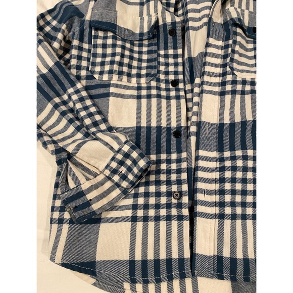 H&M > Plaid Shacket - Picture 3 of 6